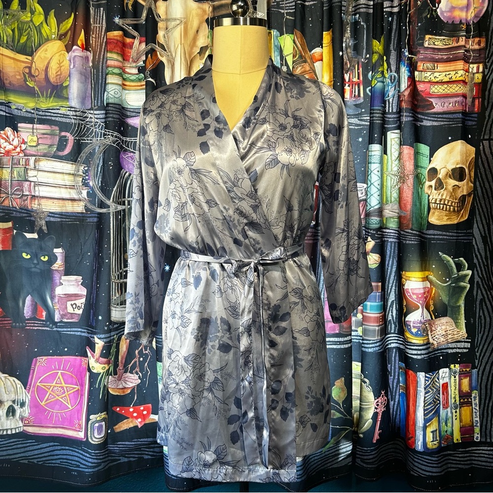 Morgan Taylor Floral Satin Robe - Silver